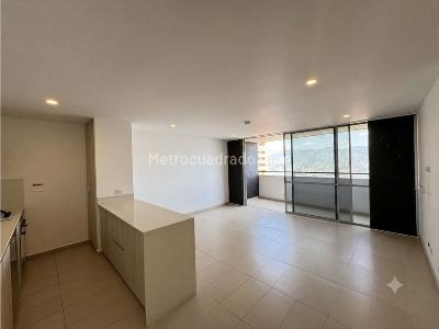 Apartamento de 3 alcobas en arriendo en Loma De Los Gonzalez, Medellín · foto 14 de 17