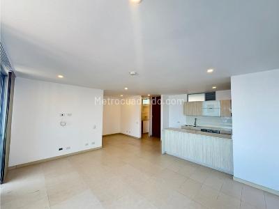 Apartamento de 3 alcobas en arriendo en Loma De Los Gonzalez, Medellín · foto 2 de 17