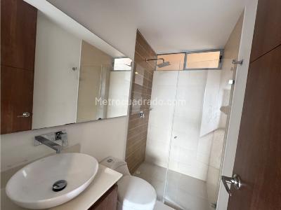Apartamento de 3 alcobas en arriendo en Loma De Los Gonzalez, Medellín · foto 9 de 9