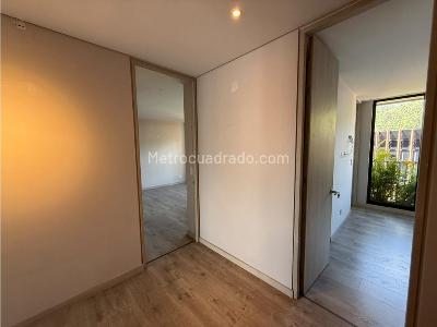 Apartamento de 2 alcobas en arriendo en El Poblado, Medellín, 92 m² · foto 10 de 20