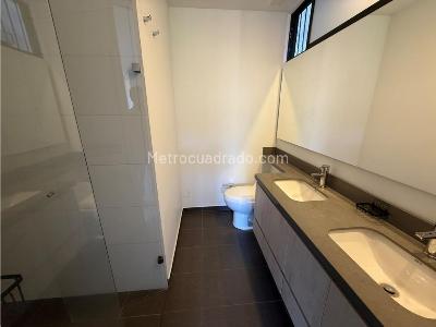 Apartamento de 2 alcobas en arriendo en El Poblado, Medellín, 92 m² · foto 12 de 20