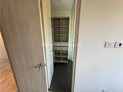 Apartamento de 2 alcobas en arriendo en El Poblado, Medellín, 92 m² · foto 16 de 20