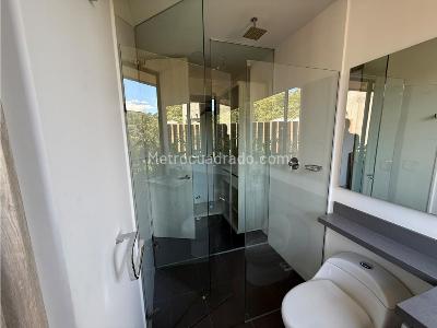 Apartamento de 2 alcobas en arriendo en El Poblado, Medellín, 92 m² · foto 17 de 20