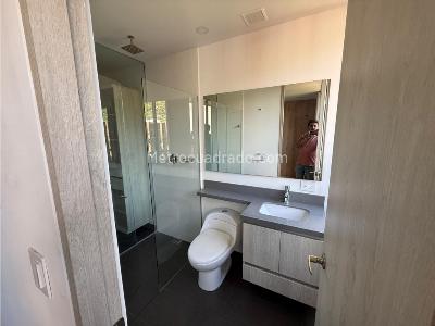 Apartamento de 2 alcobas en arriendo en El Poblado, Medellín, 92 m² · foto 18 de 20