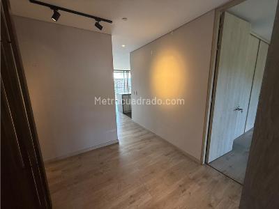 Apartamento de 2 alcobas en arriendo en El Poblado, Medellín, 92 m² · foto 3 de 20