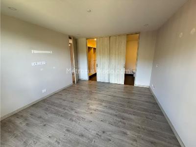 Apartamento de 2 alcobas en arriendo en El Poblado, Medellín, 92 m² · foto 8 de 20