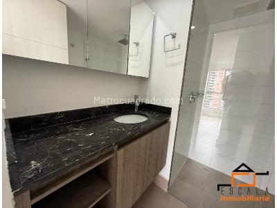 Apartaestudio en arriendo en Loma De Los Bernal, Medellín, 55 m² · foto 11 de 13