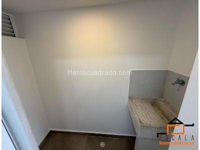 Apartaestudio en arriendo en Loma De Los Bernal, Medellín, 55 m² · foto 12 de 13