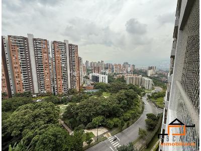 Apartaestudio en arriendo en Loma De Los Bernal, Medellín, 55 m² · foto 8 de 13