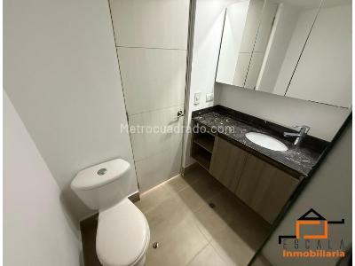Apartaestudio en arriendo en Loma De Los Bernal, Medellín, 55 m² · foto 9 de 13