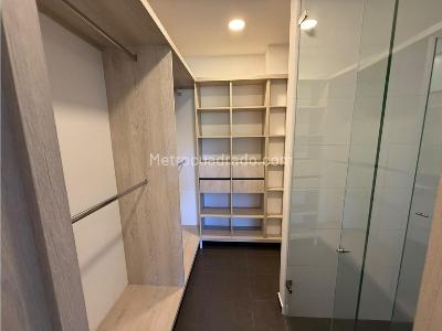 Apartamento de 2 alcobas en arriendo en El Poblado, Medellín, 92 m² · foto 11 de 20