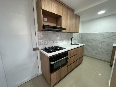 Apartamento de 2 alcobas en arriendo en Urbanizacion Bucaros 1, Bello, 60 m² · foto 2 de 16