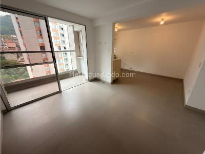 Apartamento de 2 alcobas en arriendo en Loma De Los Bernal, Medellín, 65 m² · foto 4 de 13