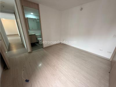 Apartamento de 2 alcobas en arriendo en Loma De Los Bernal, Medellín, 65 m² · foto 8 de 13
