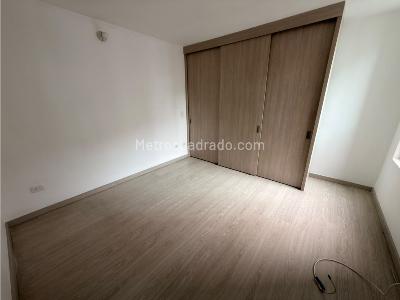 Apartamento de 2 alcobas en arriendo en Loma De Los Bernal, Medellín, 65 m² · foto 9 de 13