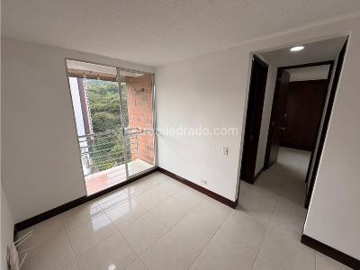 Apartamento de 2 alcobas en arriendo en Loma De Los Bernal, Medellín, 60 m² · foto 6 de 17