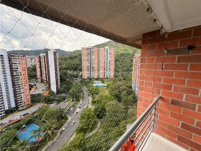 Apartamento de 2 alcobas en arriendo en Loma De Los Bernal, Medellín, 60 m² · foto 8 de 17