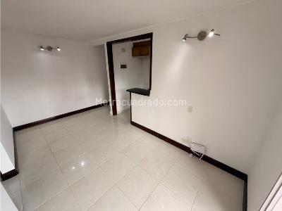 Apartamento de 2 alcobas en arriendo en Loma De Los Bernal, Medellín, 60 m² · foto 9 de 17