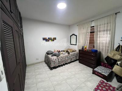 Casa de 5 alcobas en venta en Primero De Mayo, Cali, 130 m² · foto 11 de 20