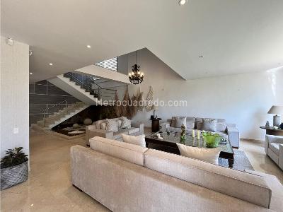 Casa de 4 alcobas en venta en Pance, Cali, 1259 m² · foto 2 de 10