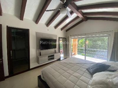 Casa de 5 alcobas en venta en Cerritos Cafelia, Pereira, 1200 m² · foto 3 de 10
