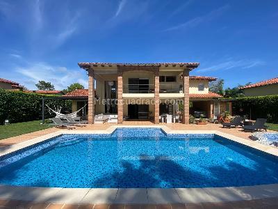 Casa de 5 alcobas en venta en Cerritos Cafelia, Pereira, 1200 m² · foto 7 de 10