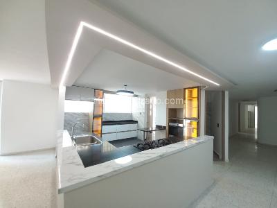 Apartamento de 4 alcobas en venta en Alto Prado, Barranquilla, 253 m² · foto 2 de 20