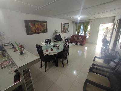 Casa de 3 alcobas en venta en La Arboraya, Barranquilla, 350 m² · foto 8 de 11
