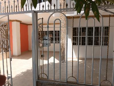 Casa de 4 alcobas en venta en Modelo, Barranquilla, 190 m² · foto 2 de 18