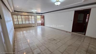 Casa de 5 alcobas en venta en La Concepcion, Barranquilla, 320 m² · foto 3 de 16