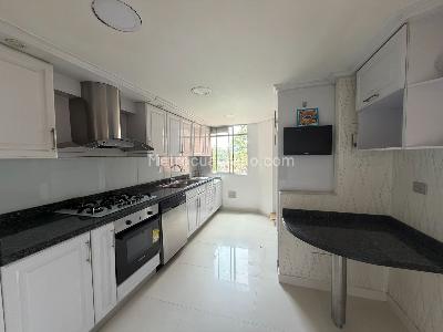 Apartamento de 3 alcobas en venta en Balcones De Pablo Vi, Bogotá, 142 m² · foto 2 de 20