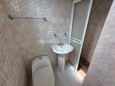 Apartamento de 2 alcobas en venta en Comuneros, Bucaramanga, 43 m² · foto 2 de 8