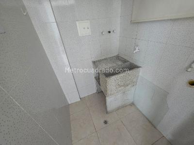 Apartamento de 2 alcobas en venta en Comuneros, Bucaramanga, 43 m² · foto 5 de 8