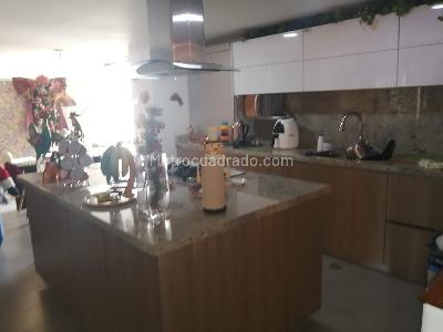 Apartamento de 4 alcobas en venta en Sotomayor, Bucaramanga, 189 m² · foto 7 de 17