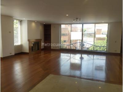 Apartamento en venta en La Carolina, Bogotá · foto 2 de 18