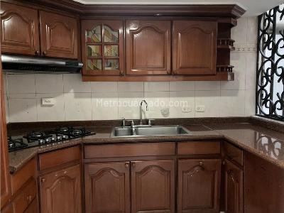Apartamento de 3 alcobas en arriendo en Chico, Bogotá, 191 m² · foto 7 de 20