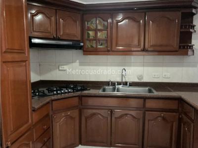Apartamento de 3 alcobas en arriendo en Chico, Bogotá, 191 m² · foto 9 de 20
