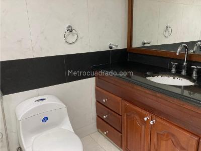 Apartamento de 3 alcobas en arriendo en Chico, Bogotá, 191 m² · foto 16 de 20