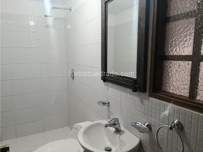 Casa de 4 alcobas en arriendo en Bella Suiza Alta, Bogotá, 450 m² · foto 5 de 20