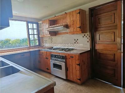 Casa de 4 alcobas en arriendo en Bella Suiza Alta, Bogotá, 450 m² · foto 7 de 20