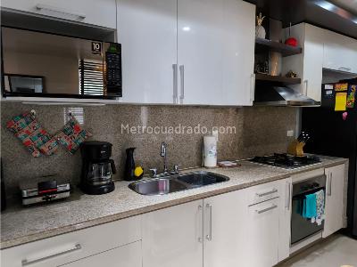 Apartamento de 3 alcobas en venta en Santa Barbara, Bogotá, 123 m² · foto 6 de 15