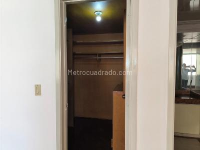 Apartamento de 3 alcobas en venta en Chico Norte, Bogotá, 204 m² · foto 11 de 17