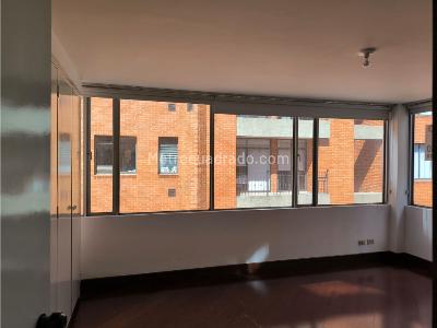 Apartamento de 3 alcobas en venta en Chico Norte, Bogotá, 204 m² · foto 12 de 17
