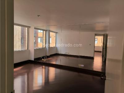 Apartamento de 3 alcobas en venta en Chico Norte, Bogotá, 204 m² · foto 13 de 17