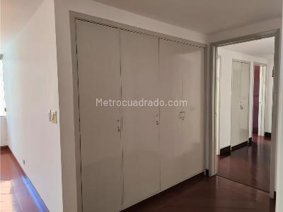 Apartamento de 3 alcobas en venta en Chico Norte, Bogotá, 204 m² · foto 17 de 17