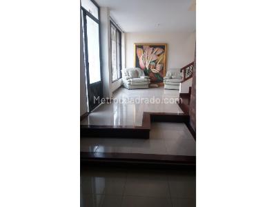 Casa de 5 alcobas en venta en Circunvalar Alamos, Pereira, 280 m² · foto 3 de 20