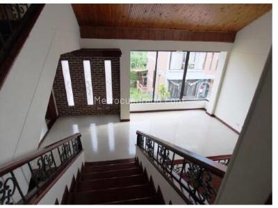Casa de 5 alcobas en venta en Circunvalar Alamos, Pereira, 280 m² · foto 4 de 20
