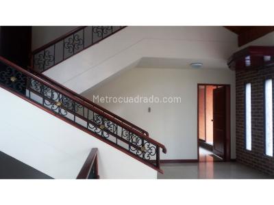 Casa de 5 alcobas en venta en Circunvalar Alamos, Pereira, 280 m² · foto 15 de 20