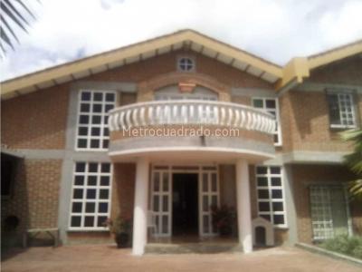 Casa de 4 alcobas en venta en Cerritos, Pereira, 1300 m² · foto 7 de 20