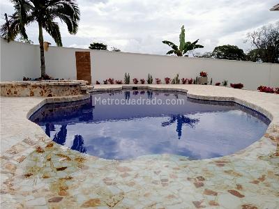 Casa de 5 alcobas en venta en Cerritos, Pereira, 1835 m² · foto 2 de 20
